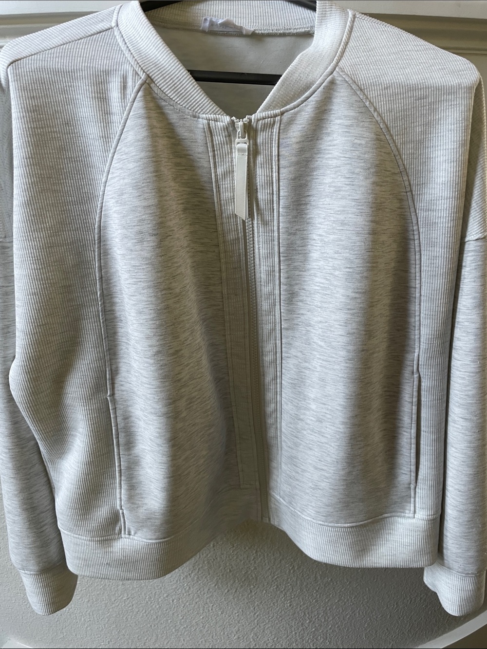 Westbound Women’s Light Gray Zip-Front Crewneck Sweatshirt Jacket